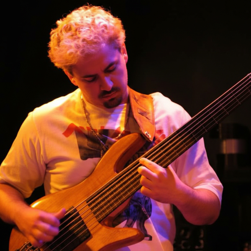 Anderson Mirafzali, bass